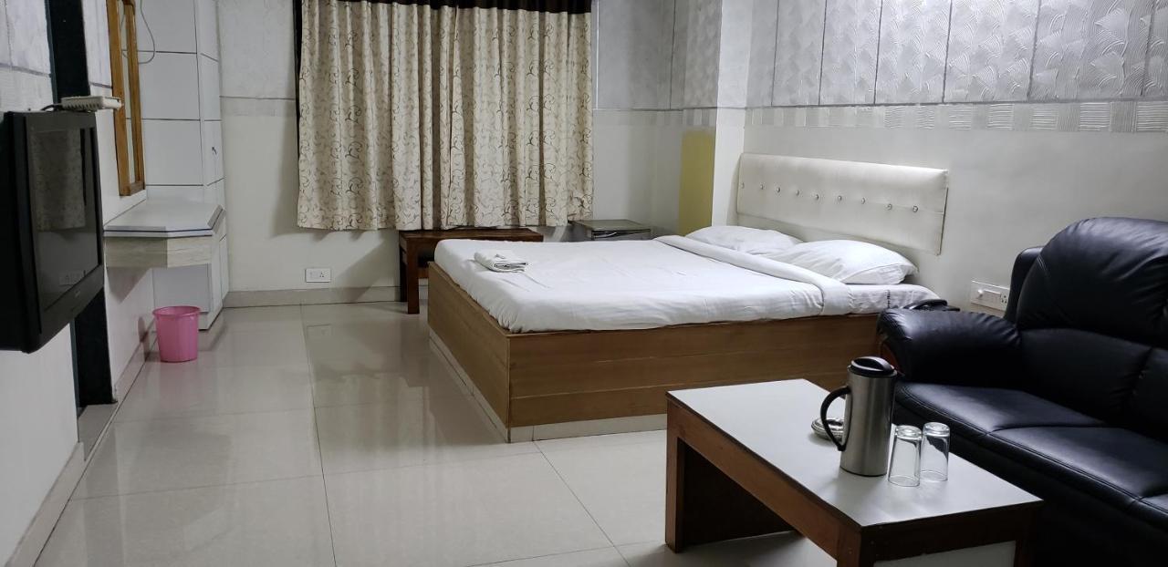 Sarovar Hotel วิสาขปัตนัม ภายนอก รูปภาพ